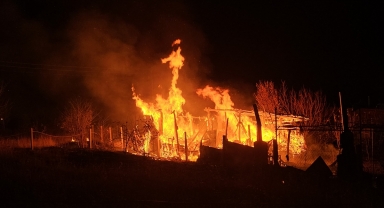 Çorum'da çıkan yangında bağ evi kullanılamaz hale geldi
