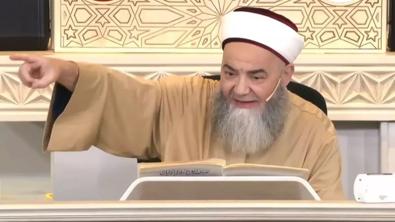 Cübbeli Ahmet Hoca gemileri yaktı
