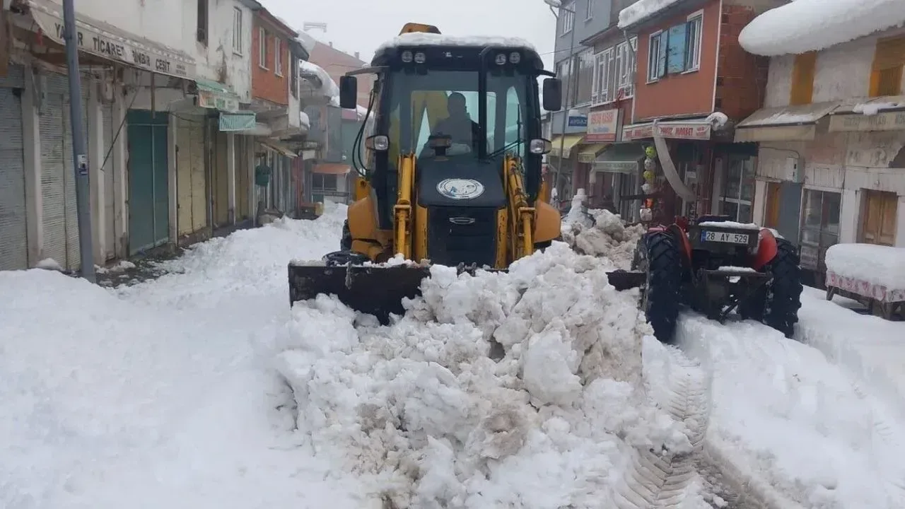 Dereli’nin Yüksek Kesimlerinde Karla Mücadele Başladı