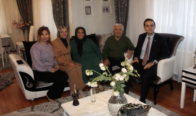 Durağan’da Kaymakam Ayan, 50 yıllık evli çiftçi ziyaret etti