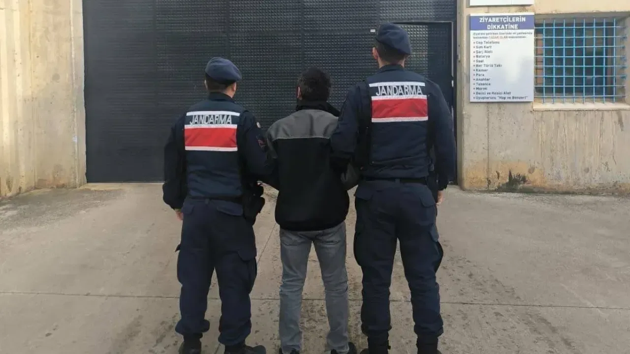 Firari hükümlü saklandığı yatağın altında yakalandı