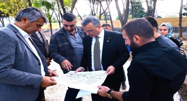 Gazi Kafe Park'ta yenileme çalışmaları sürüyor