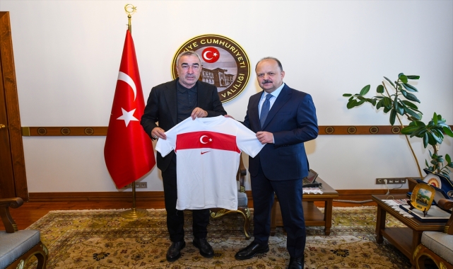 Genç Milli Takımlar Teknik Koordinatörü Aybaba, Kastamonu Valisi Dallı'yı ziyaret etti