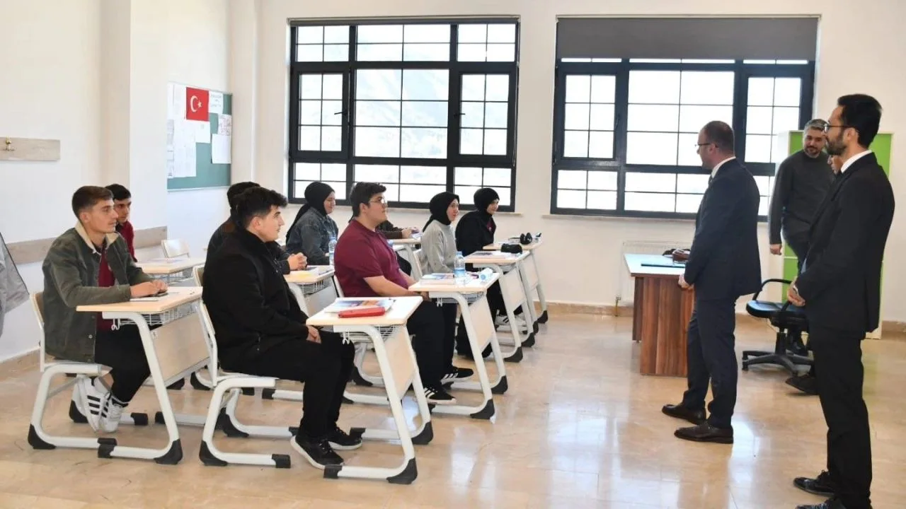 Giresun’da Kaymakam Azman’dan öğrencilere motivasyon ziyareti