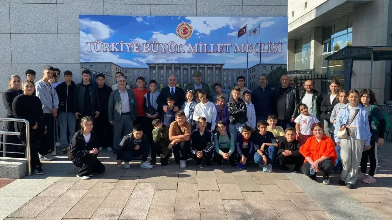 Giresun Piraziz'in başarılı öğrencileri Meclis’te