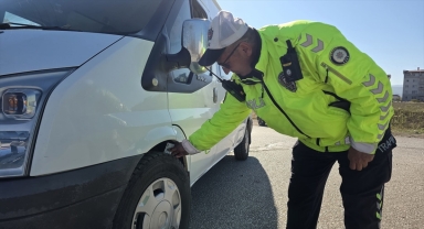 Gümüşhacıköy'de zorunlu kış lastiği denetimi yapıldı