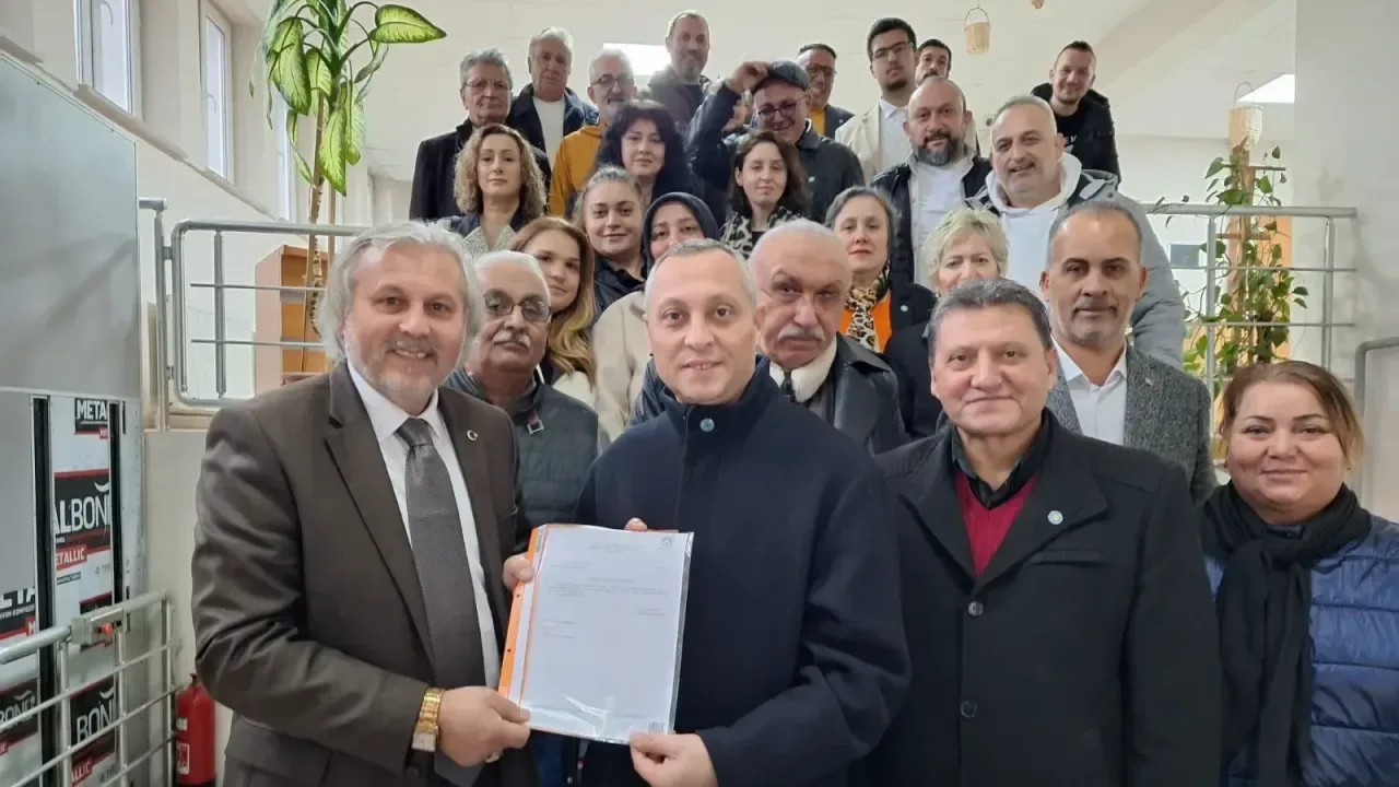 İyi Partili Taşgöz mazbatasını aldı