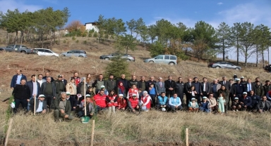 İskilip'te 200 fidan toprakla buluşturuldu