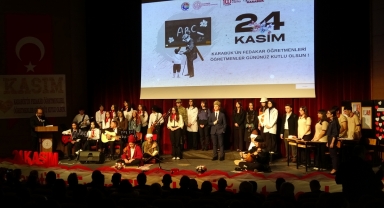 Karabük'te 24 Kasım Öğretmenler Günü kutlandı