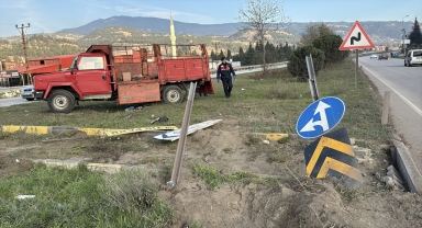 Karabük'te tırla çarpışan kamyonun sürücüsü yaralandı