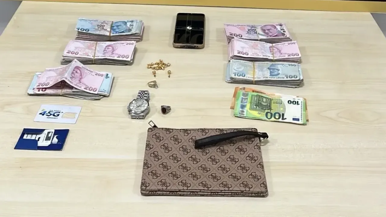 Kendilerini polis olarak tanıtarak dolandırıcılık yapan iki zanlı tutuklandı
