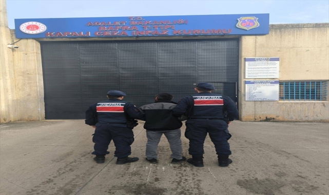 Samsun'da 10 yıl 5 ay hapis cezası bulunan firari hükümlü yatağın altında yakalandı