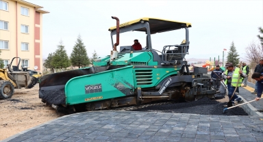 Sungurlu Belediye Başkanı Dere asfalt çalışmalarını inceledi