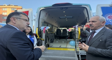 Trabzon Büyükşehir Belediyesi engelsiz taksi hizmeti verecek yeni aracını tanıttı