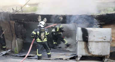 Trabzon'da hurda deposunda çıkan yangın söndürüldü