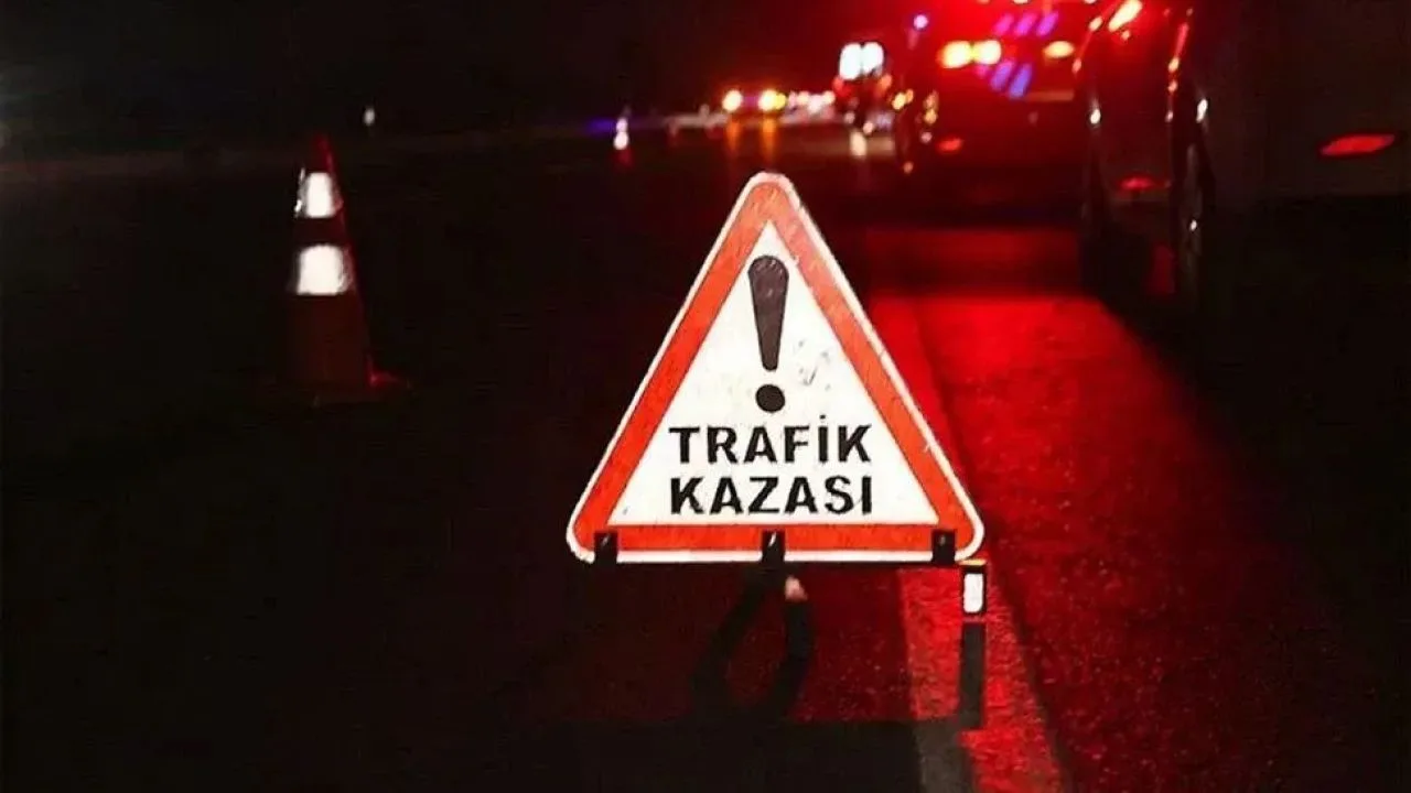 Traktöre çarpan motosikletin sürücüsü öldü