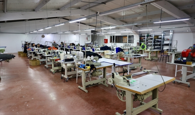 Üç dikiş makinesiyle başladığı tekstil sektöründe dünya pazarına açıldı