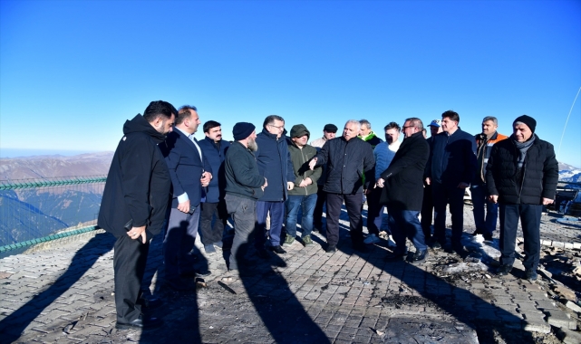 Vali Yıldırım, yangın sonucu kullanılamaz hale gelen Kırklar Mescidi'nde incelemelerde bulundu