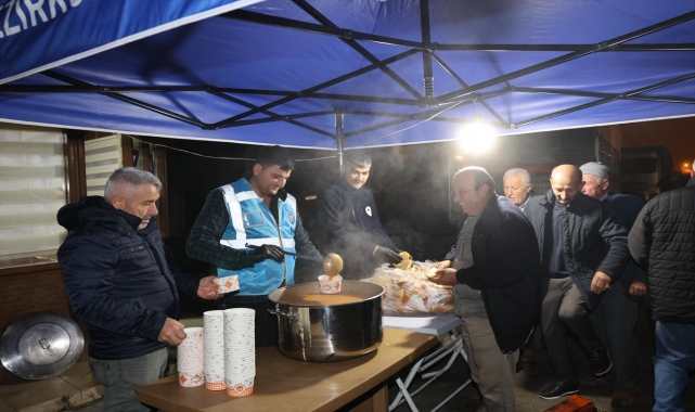 Vezirköprü'de pazar yerlerinde sıcak çorba ikramı sürüyor