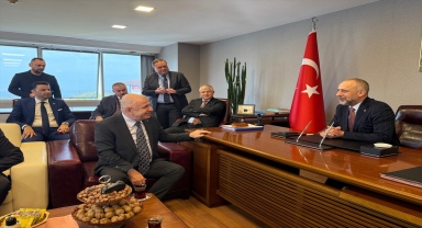 Zafer Partisi Genel Başkanı Özdağ, Zonguldak'ta temaslarda bulundu