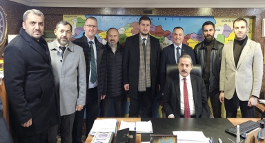 AK Parti Artvin Milletvekili Faruk Çelik, Hopa'da ziyaretlerde bulundu