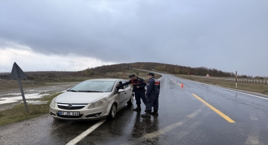 Alaçam'da jandarmadan asayiş ve trafik uygulaması