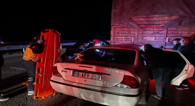 Çorum'da tırla çarpışan otomobilin sürücüsü öldü