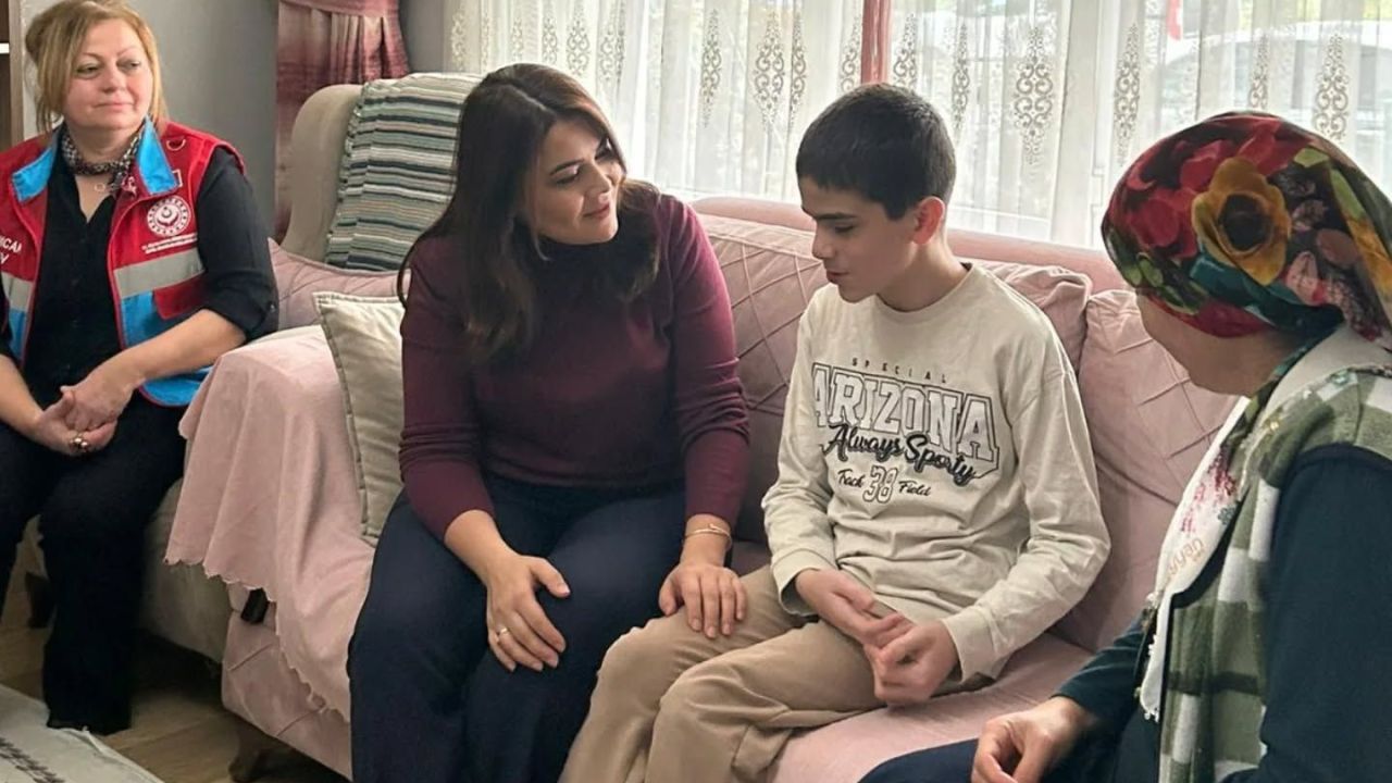 Giresun’da kaymakam eşi özel öğrencileri yalnız bırakmadı!