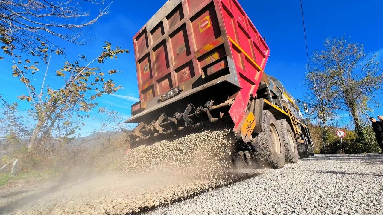 Giresun Görele'de köy yollarının altyapısı güçleniyor