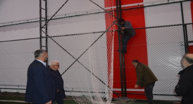 Havza'da suni çim saha Samsun Büyükşehir Belediyesi tarafından yenileniyor