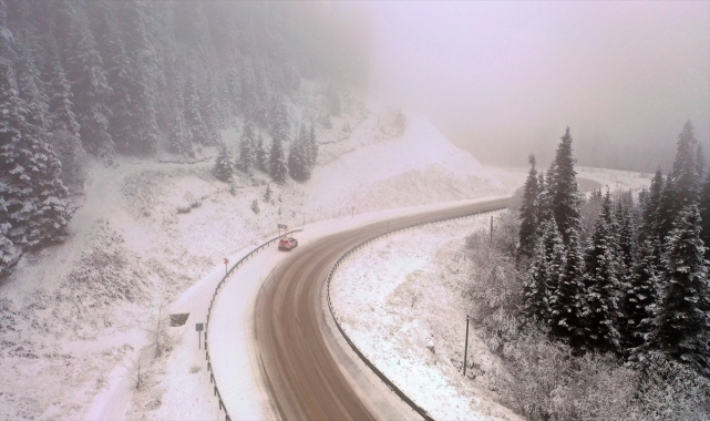Ilgaz Dağı'nda kar ve sis etkili oldu