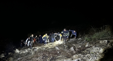 Kastamonu'da uçurumdan deniz kenarına düşen otomobilin sürücüsü yaralandı