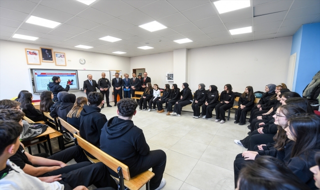 Kastamonu Valisi Dallı'dan okul ziyareti