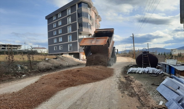 Kavak Belediyesinden Bahçelievler Mahallesi'nde yol düzenlemesi