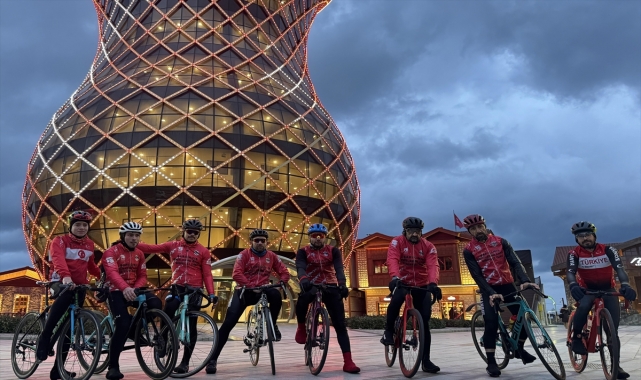 Sarıkamış şehitlerini anmak için İstanbul'dan yola çıkan bisikletliler Rize'ye ulaştı 