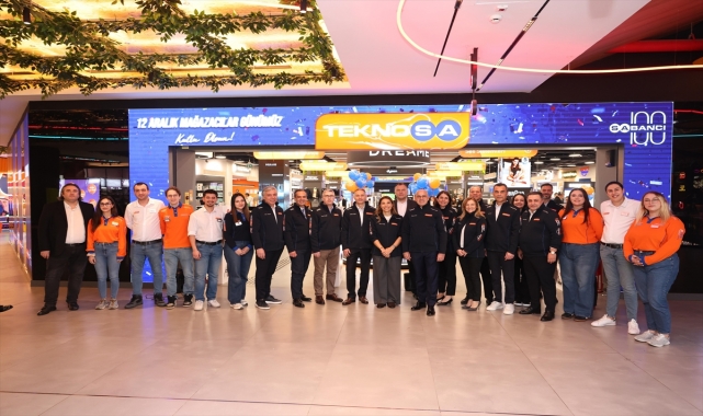 Teknosa Mağazacılar Günü'nü çalışanlarıyla kutladı