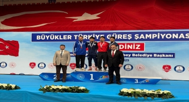 TOGÜ'lü öğrenciler katıldıkları güreş turnuvasında 3 madalya kazandı