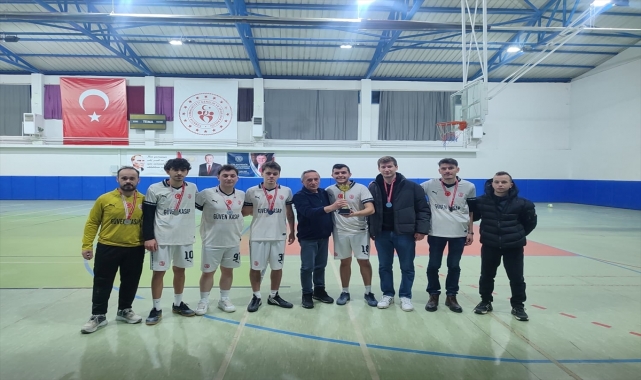 Cide'de futsal turnuvası düzenlendi