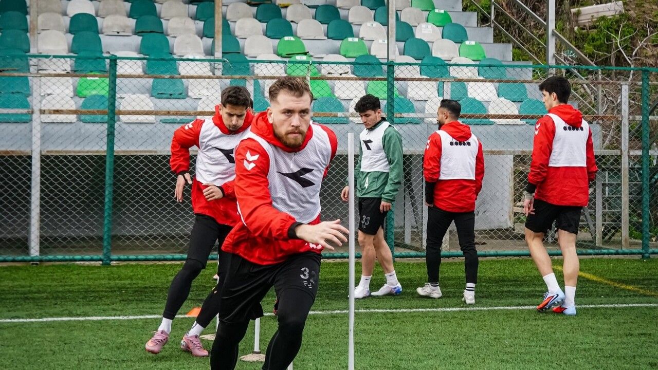 Batlamaspor Lidere Hazırlanıyor