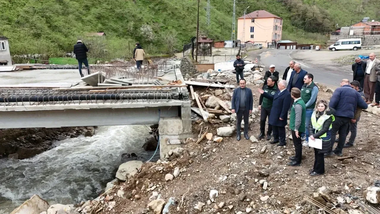 Milletvekili Temür'den Batlama Vadisi’ndeki Köprü İnşaatlarına Yerinde İnceleme