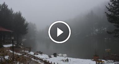 Karla kaplanan Limni Gölü Tabiat Parkı ziyaretçilerini bekliyor